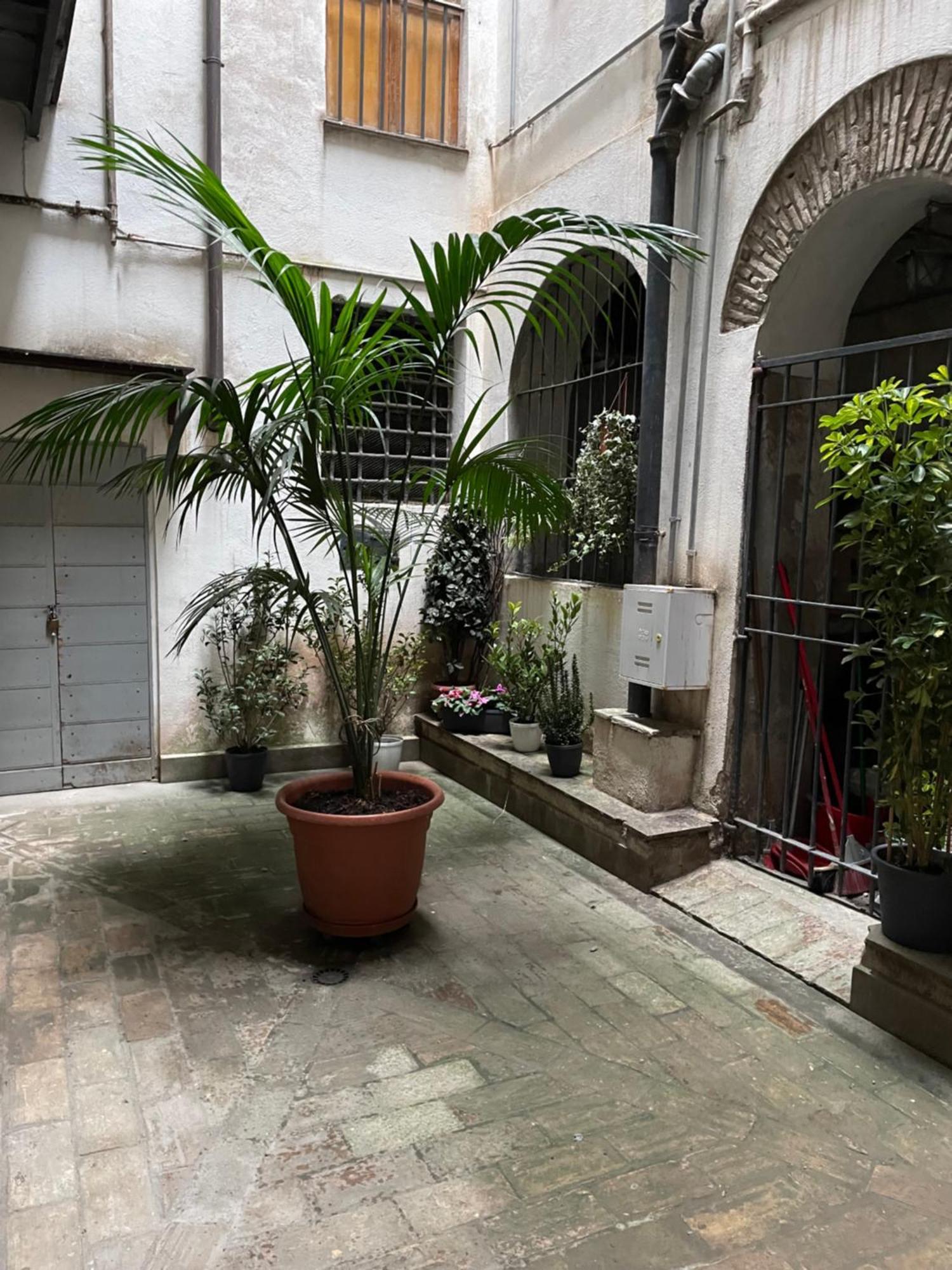 Piazza Farnese Apartment Rome Bagian luar foto