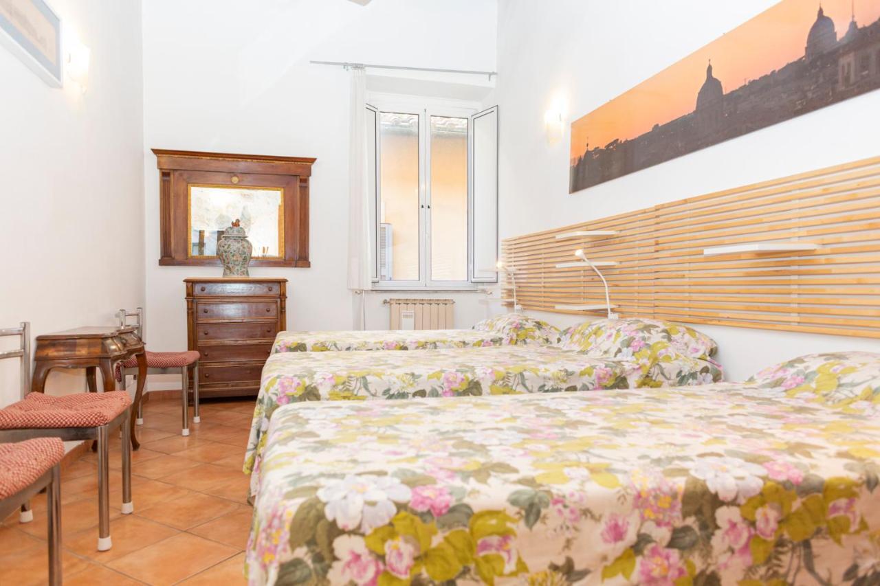 Piazza Farnese Apartment Rome Bagian luar foto